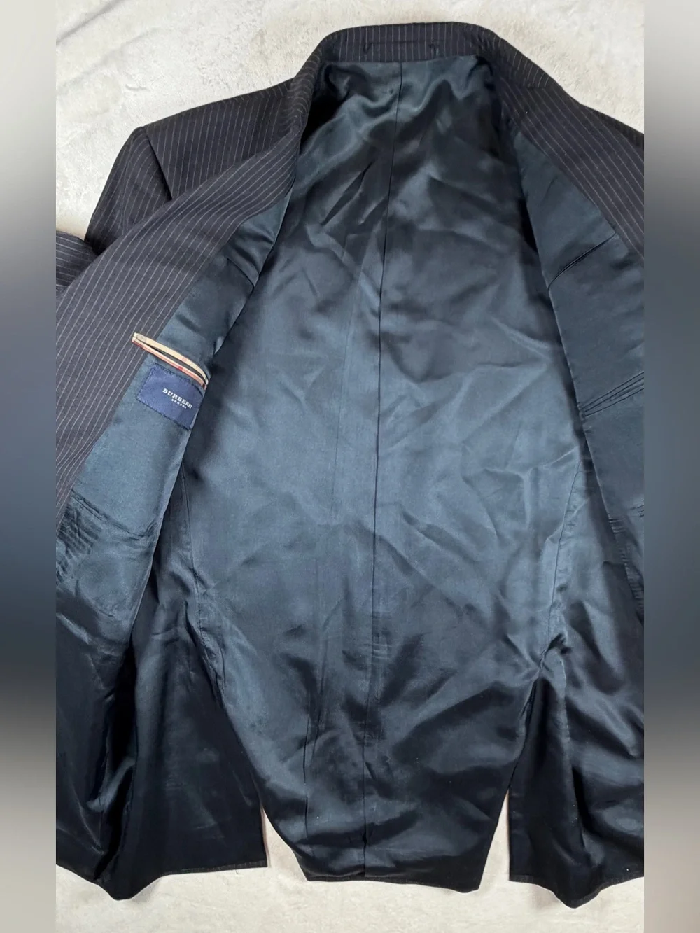 Burberry 46L 100% Wool Deisigner Men's Black Pinstripe Two-Piece Suit